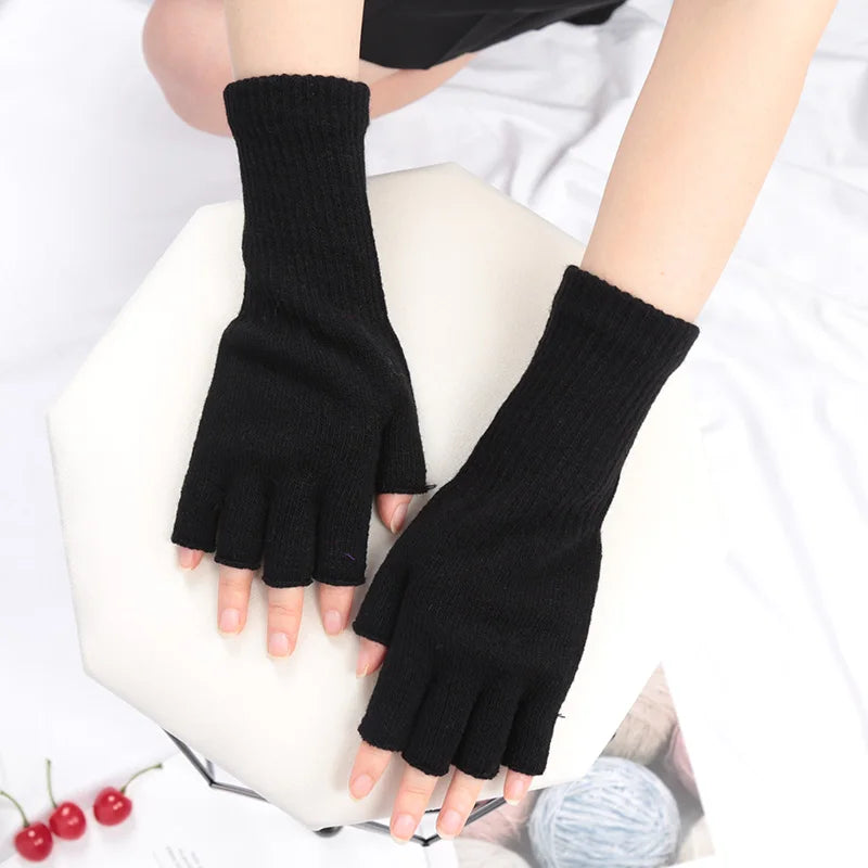 Black Knitted Gloves